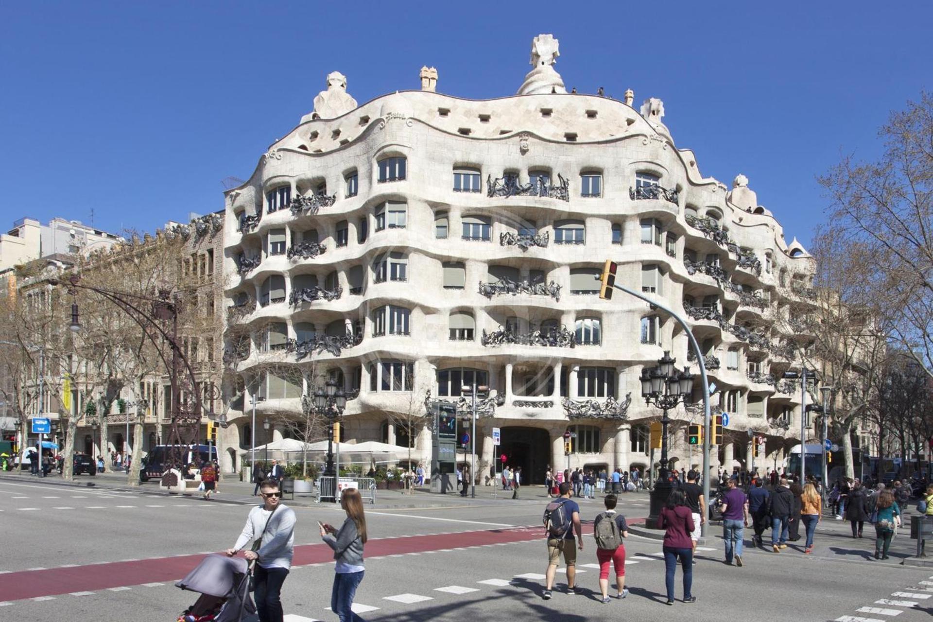 Moderno Y Espacioso En Calle Mallorca *